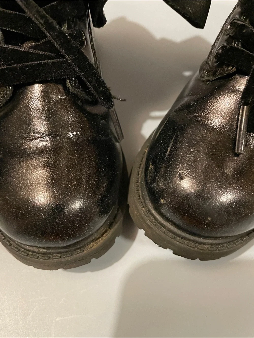 Carter’s Toddler Girl Size 9 Black Patent Faux Leather Bow Detail Lace-Up Boots